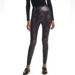 NWOT Commando Faux Leather Snake Print Leggings Grey Business Casual Women’s